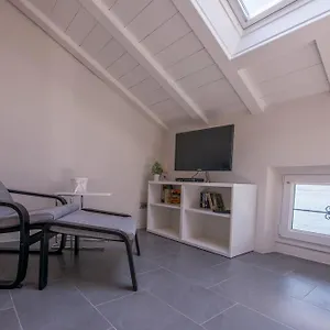  Apartment Il Pontile Italy